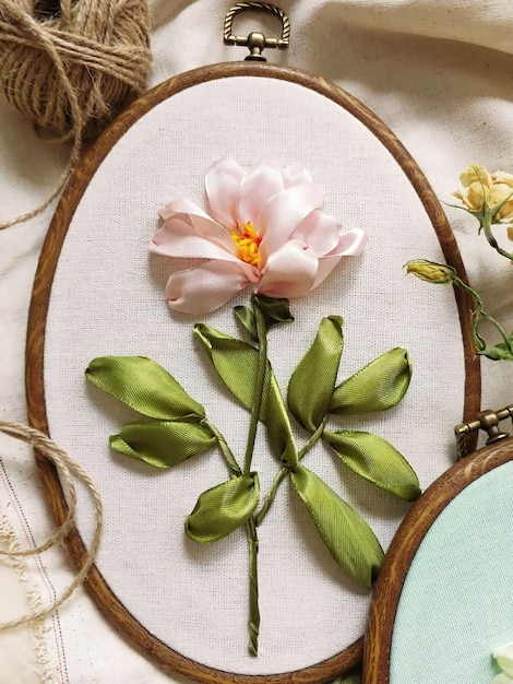 Haftowane motywy roślinne